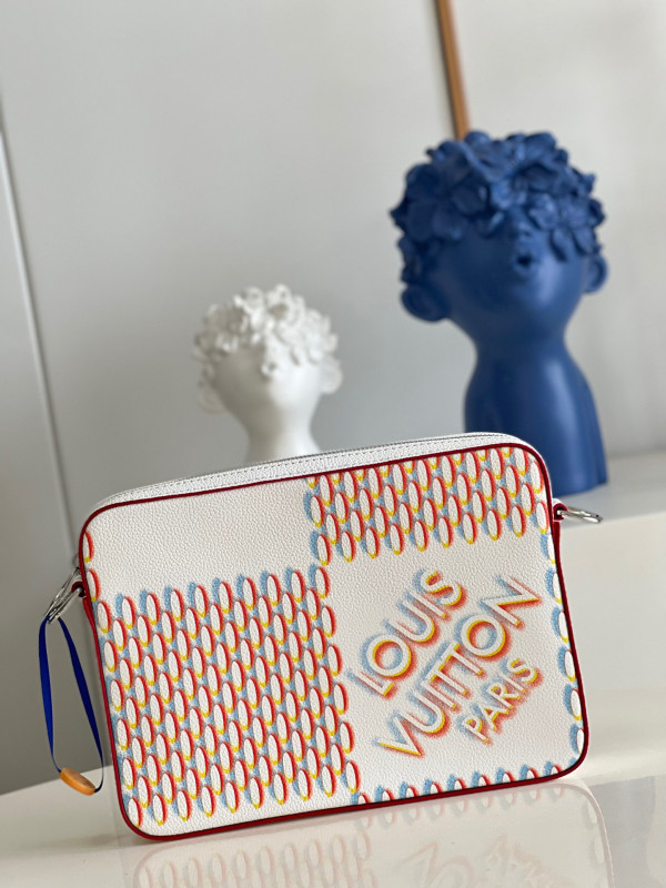 l**is V*t*n trio messenger