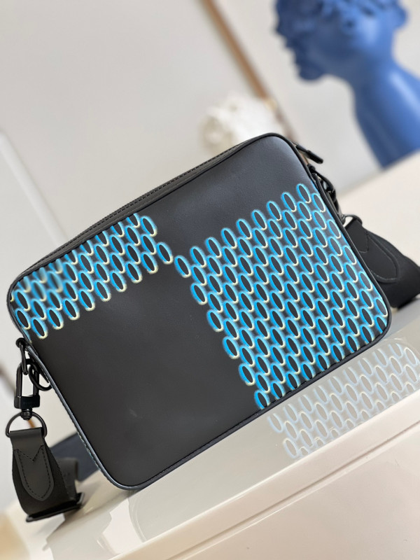 l**is V*t*n trio messenger