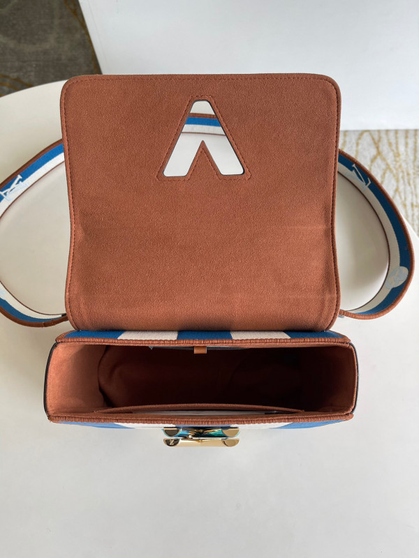 l**is V*t*n twist mm