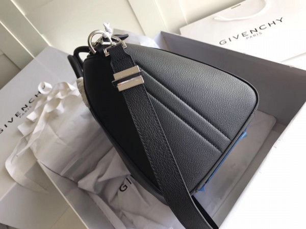 GIVENCHY ANTIGONA MINI/SMALL/MEDIUM IN GRAINED LEATHER