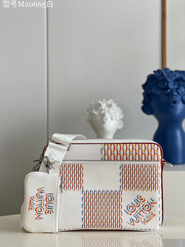 l**is V*t*n trio messenger