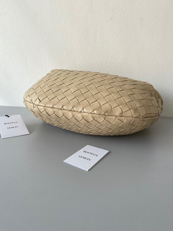 Bo*te*ga ve*ne*ta teen jodie