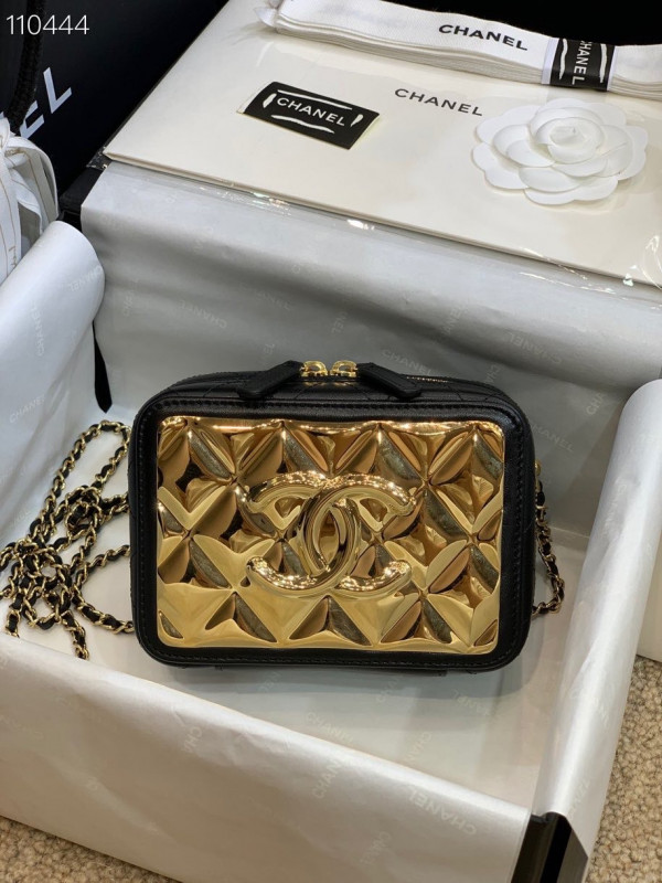 CL VANITY CASE