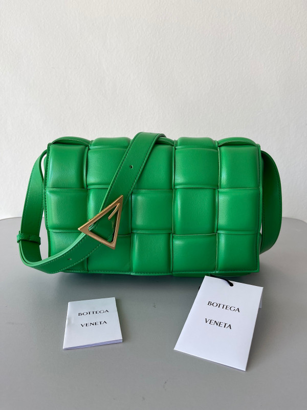 Bo*te*ga ve*ne*ta cassette