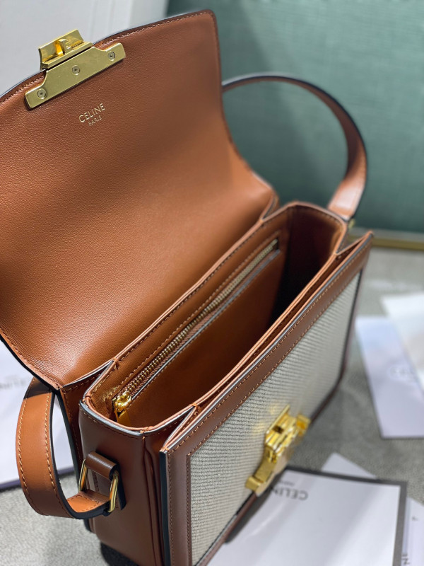 Ce**e teen triomphe bag