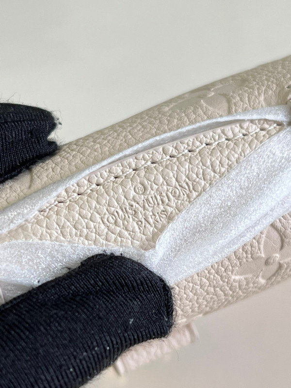 l**is V*t*n micro metis