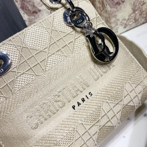 LADY D-LITE EMBROIDERED CANNAGE BAG