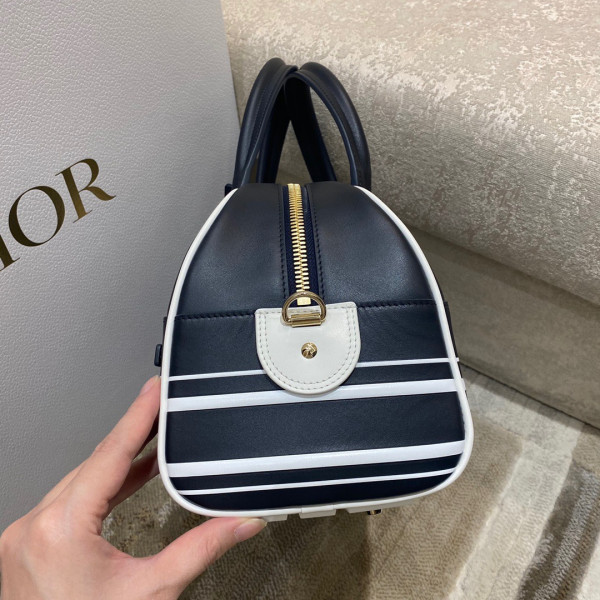 D*or medium vibe zip bowling bag