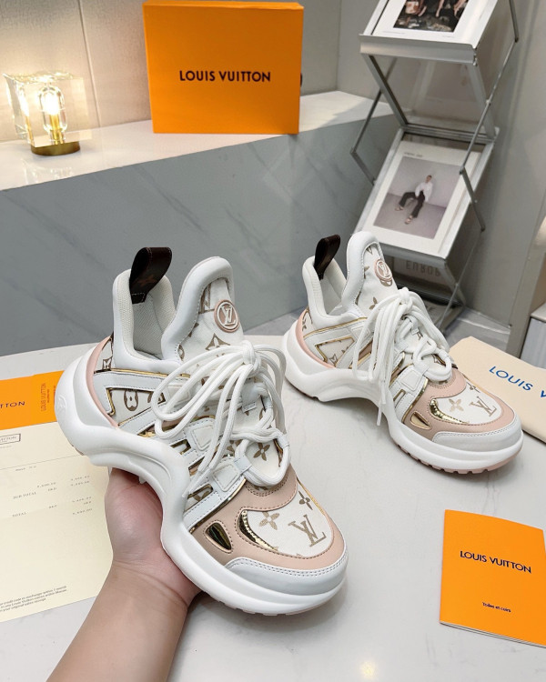 l**is V*t*n archlight sneaker