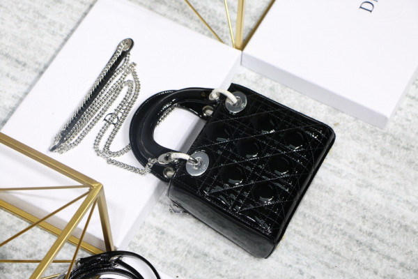 lady D*or mini with cow patent leather