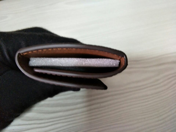 l**is V*t*n 6 key holder