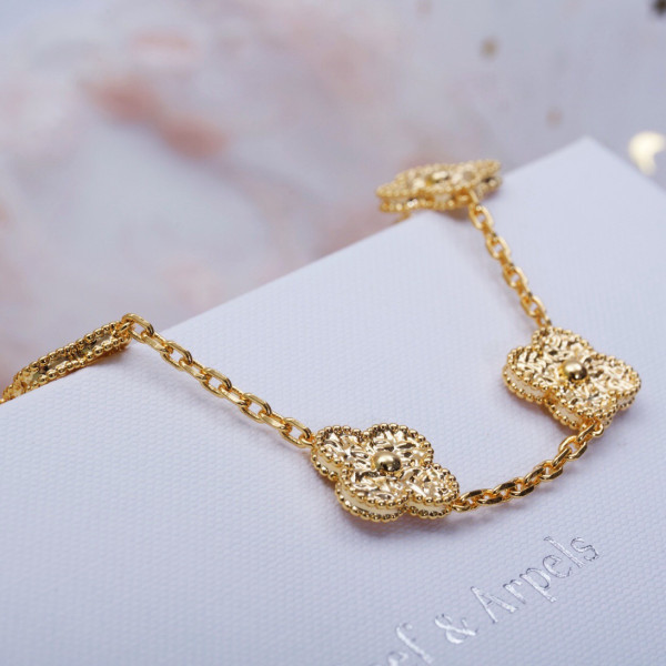 Van Cleef & Arpels Perlée BRACELET