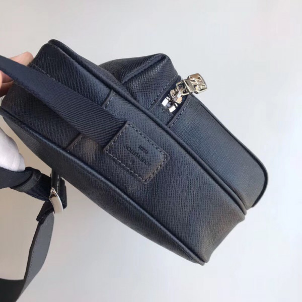 l**is V*t*n outdoor messenger pm