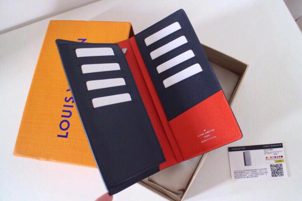 l**is V*t*n brazza wallet