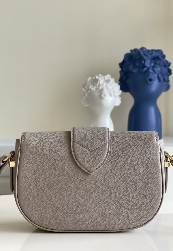 l**is V*t*n pont 9 soft mm