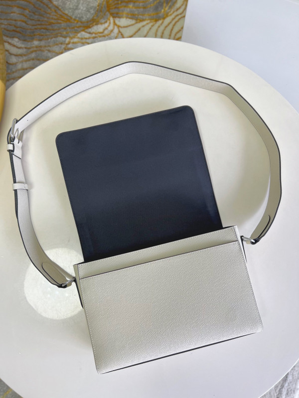 l**is V*t*n new flap messenger