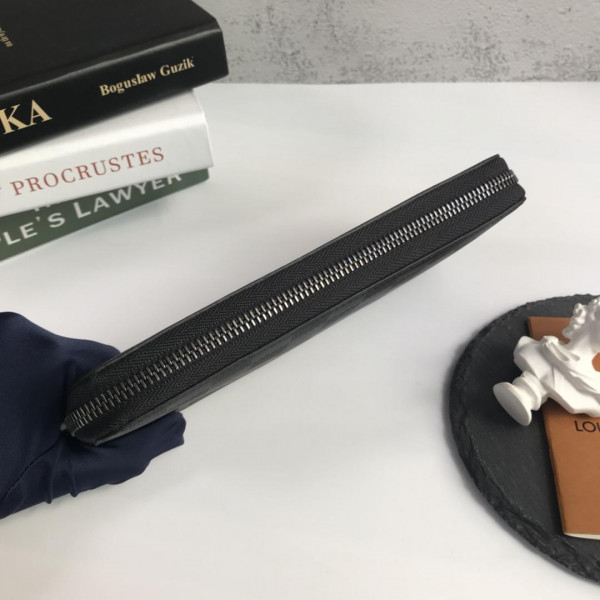 l**is V*t*n zippy wallet vertical