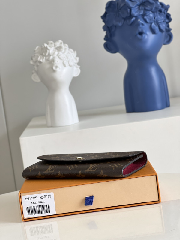 l**is V*t*n emilie wallet