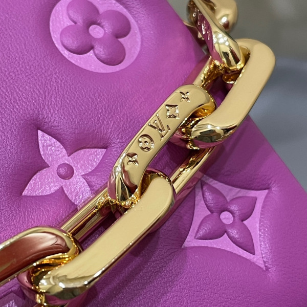 l**is V*t*n beltbag coussin