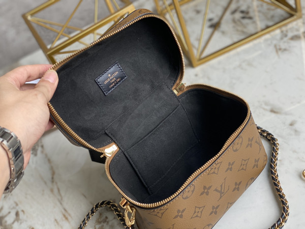 l**is V*t*n vanity pm