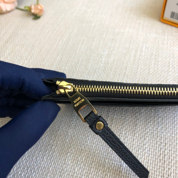 l**is V*t*n zipped card holder