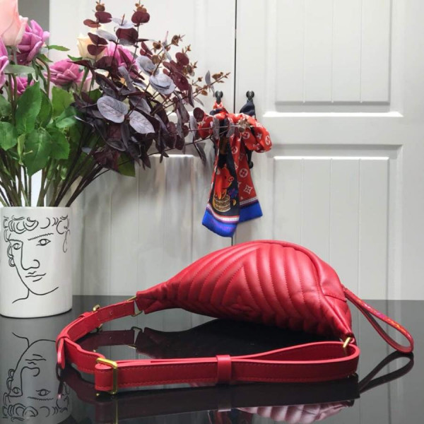 l**is V*t*n new wave bumbag