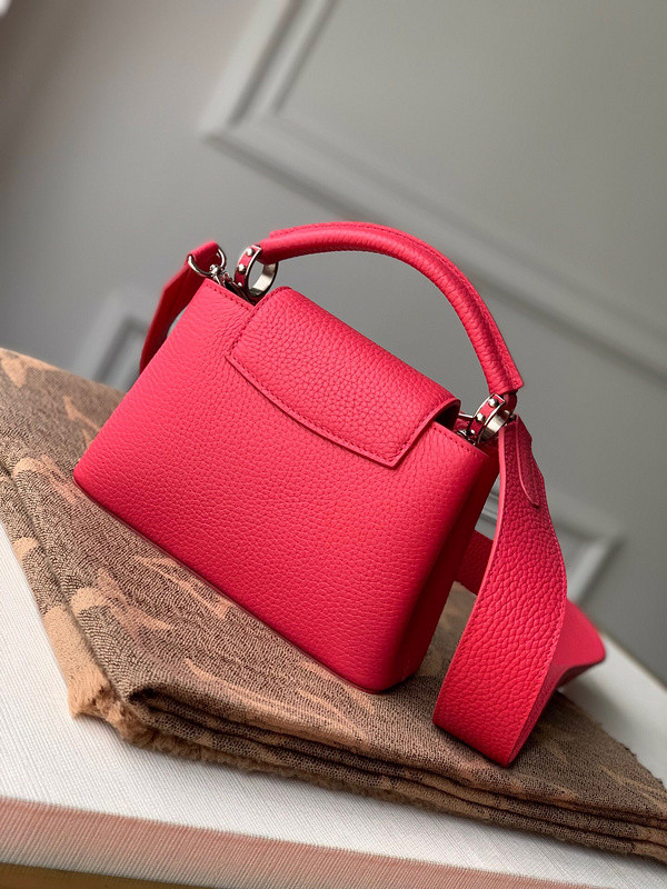 l**is V*t*n capucines mini