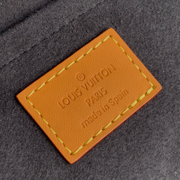 l**is V*t*n soft trunk