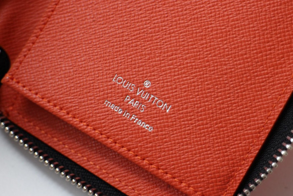 l**is V*t*n zippy wallet vertical