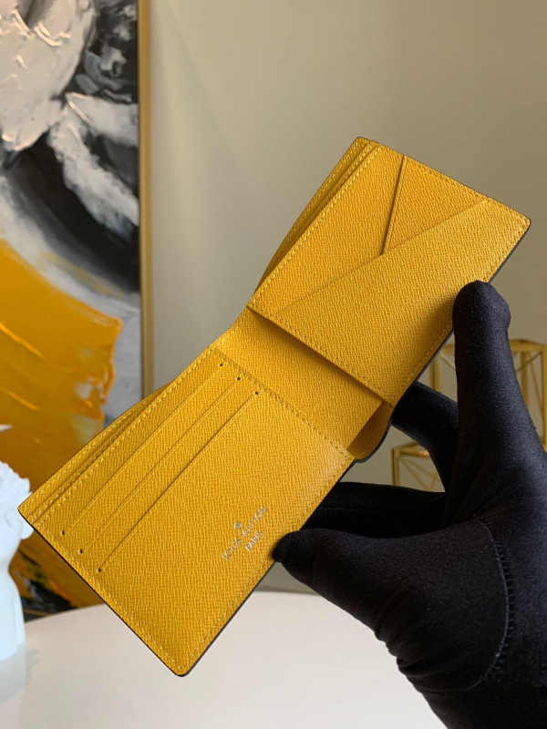 l**is V*t*n multiple wallet