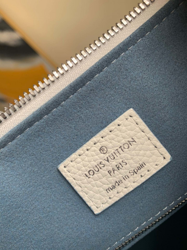 l**is V*t*n beaubourg hobo mm