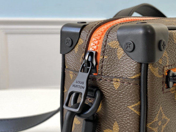 l**is V*t*n soft trunk