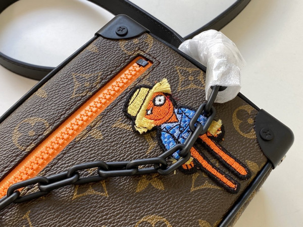 l**is V*t*n soft trunk