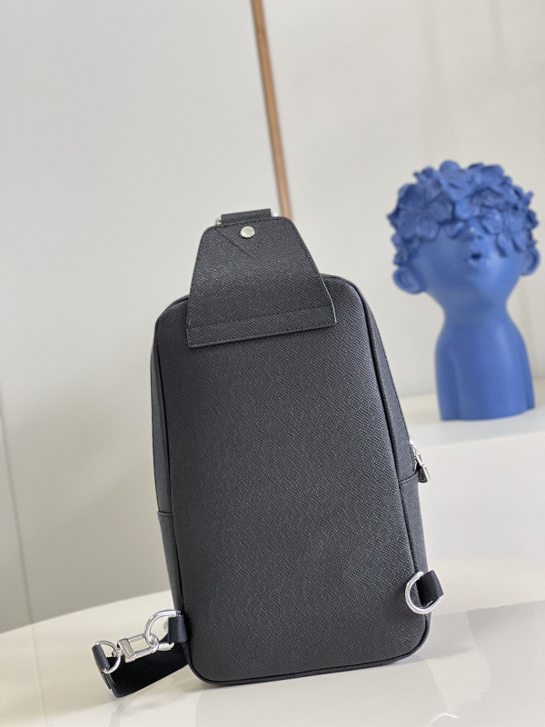 l**is V*t*n avenue sling bag