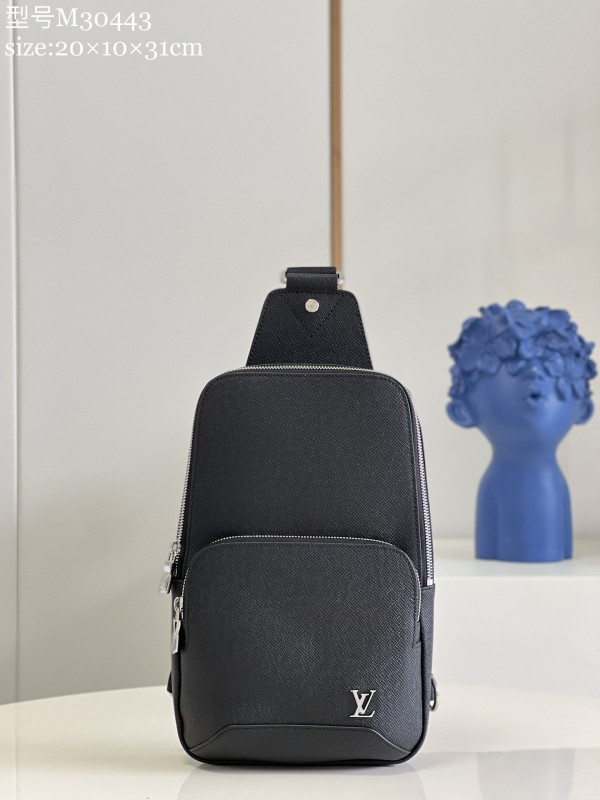 l**is V*t*n avenue sling bag