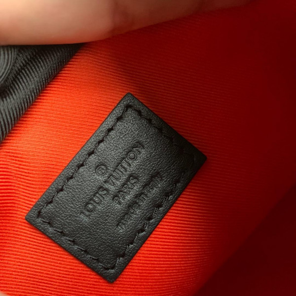 l**is V*t*n chalk nano bag