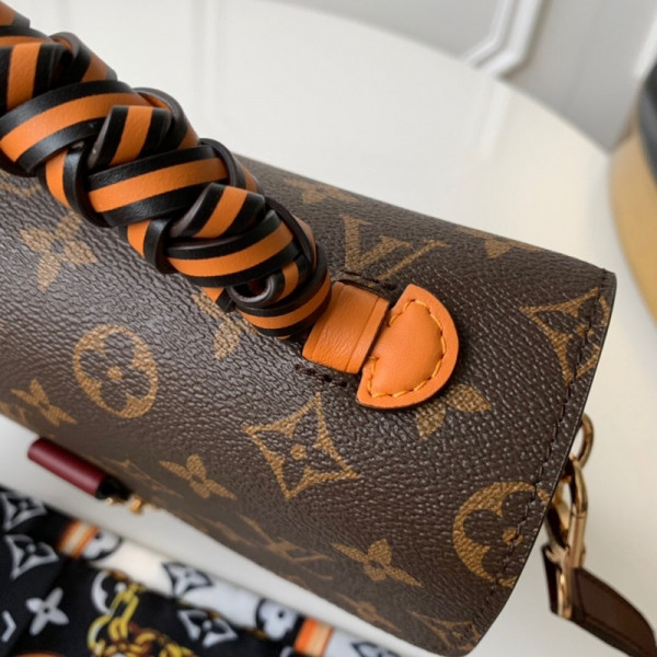 l**is V*t*n pochette metis