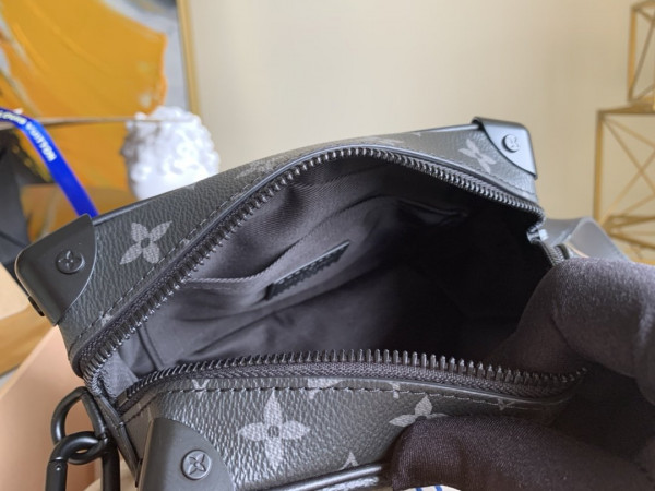 l**is V*t*n mini soft trunk