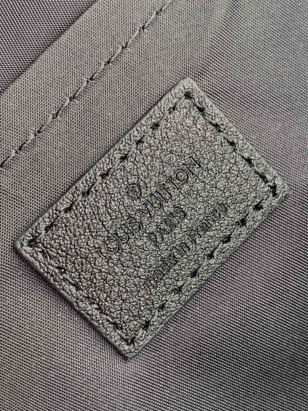 l**is V*t*n palm springs pm new edition