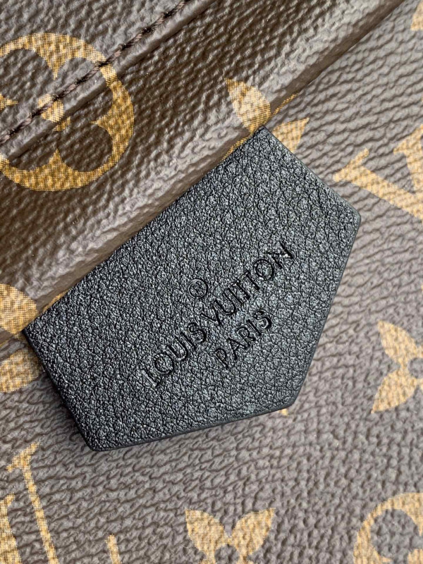 l**is V*t*n palm springs mm new edition