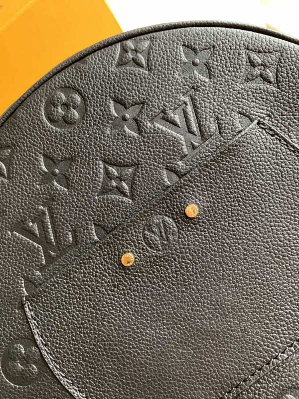 l**is V*t*n boite chapeau souple mm