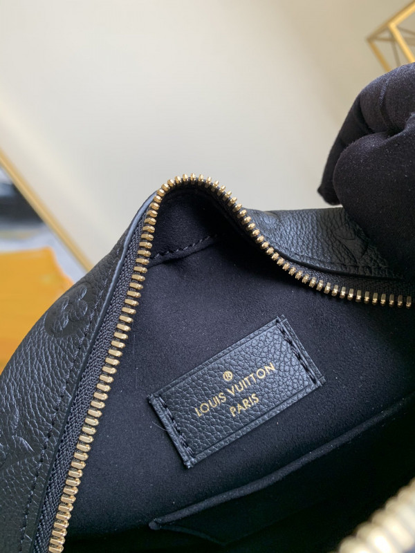 l**is V*t*n boite chapeau souple mm