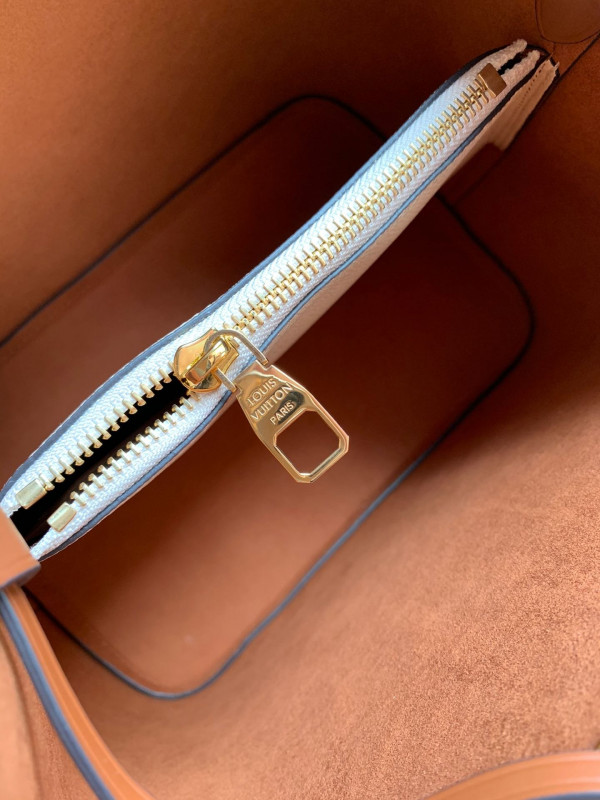 l**is V*t*n neonoe mm