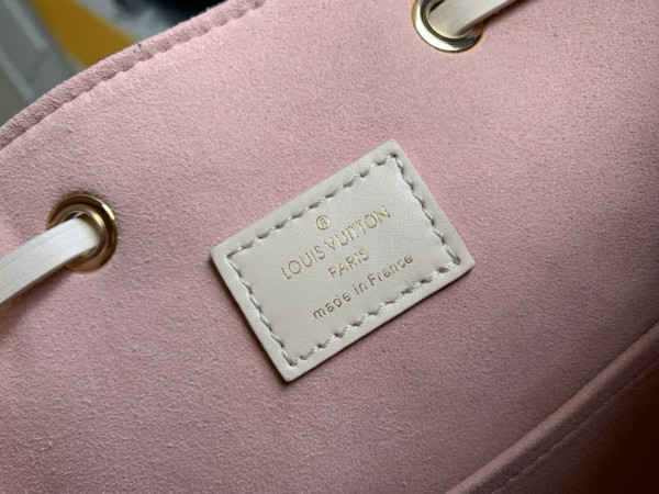 l**is V*t*n montsouris backpack