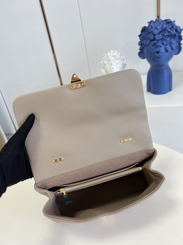 l**is V*t*n madeleine mm