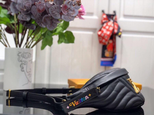 l**is V*t*n new wave bumbag