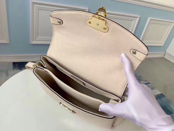 l**is V*t*n georges bb