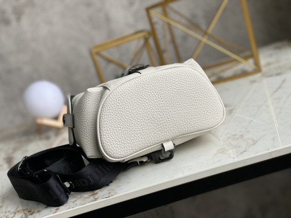 l**is V*t*n christopher xs