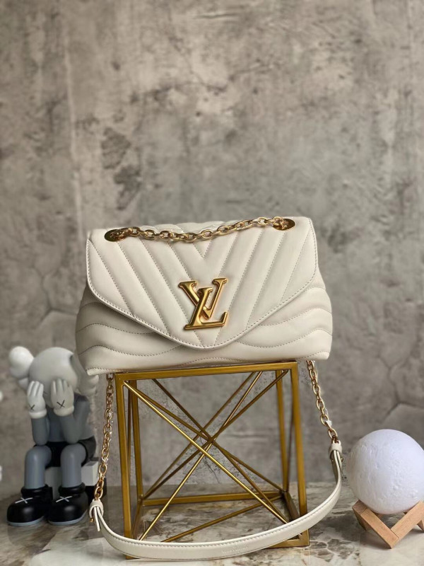 l**is V*t*n new wave chain bag