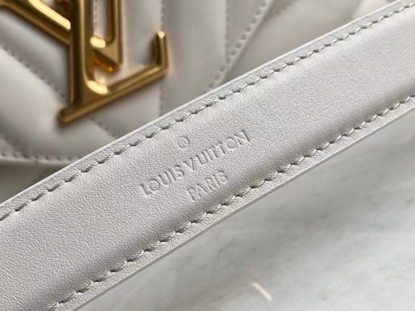 l**is V*t*n new wave chain bag